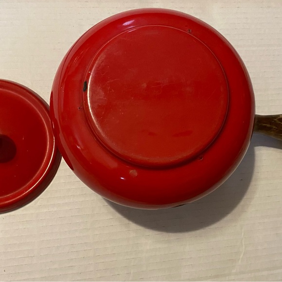 Red enamel VTG rustic fondue pot saucepan - Picture 9 of 9